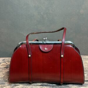 Rare Vintage Étienne Aigner Handmade Kisslock – 1950s–60s New York Era, Box Calf